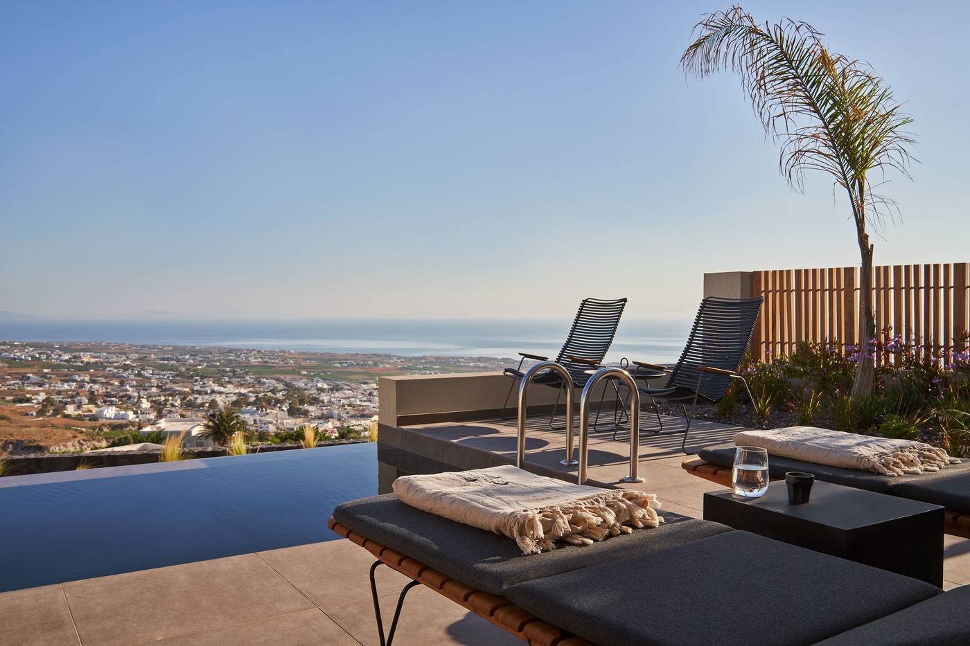 Apikia-Santorini-Room-101