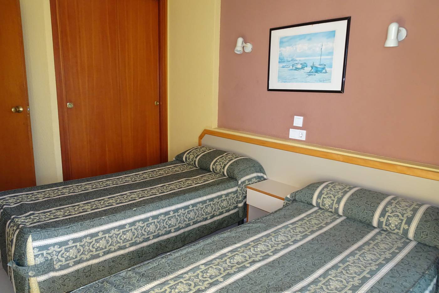 Luxmar-Apartments-Room-24