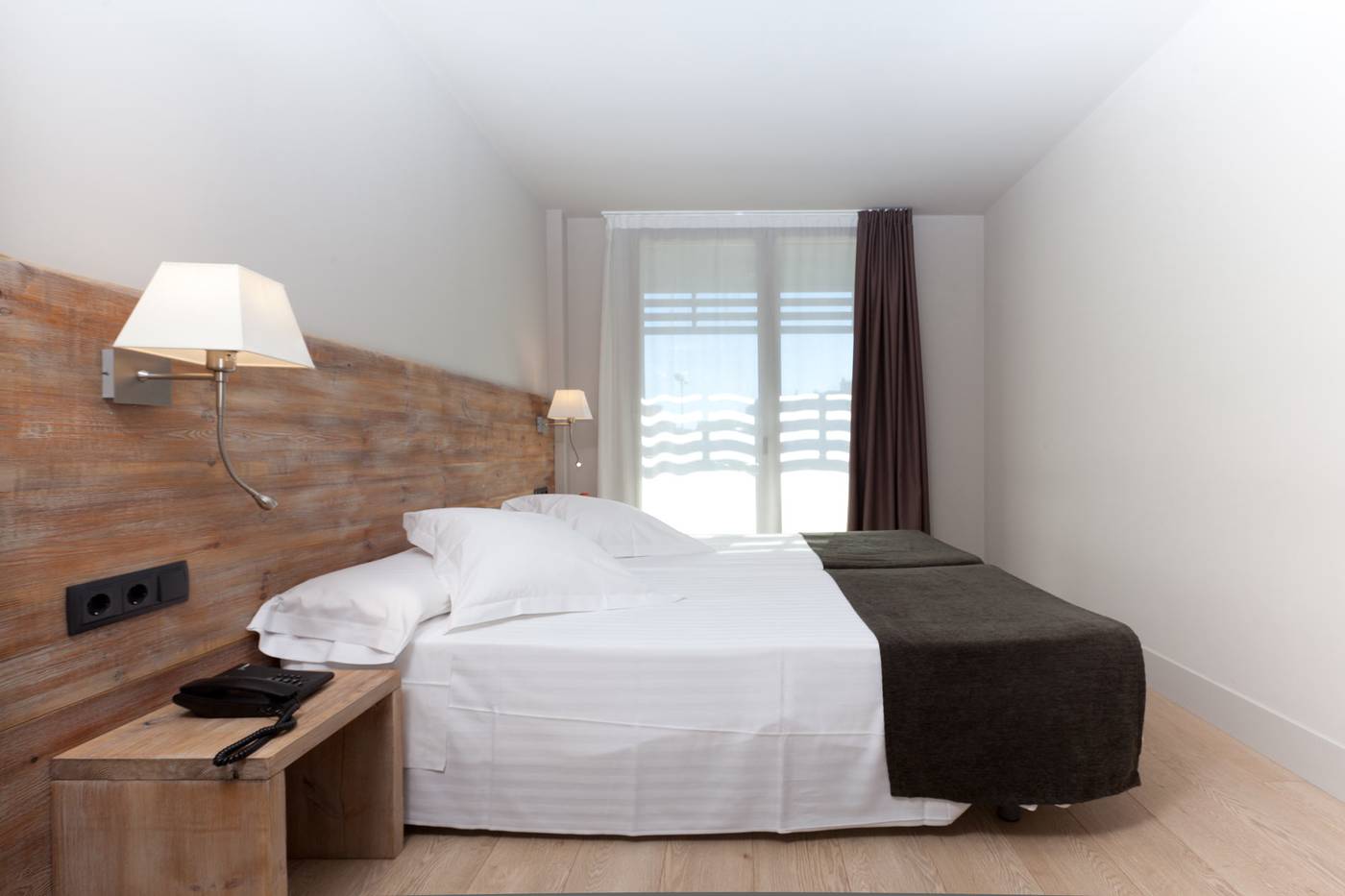Arrels-d--Emporda-Aparthotel-Room-18