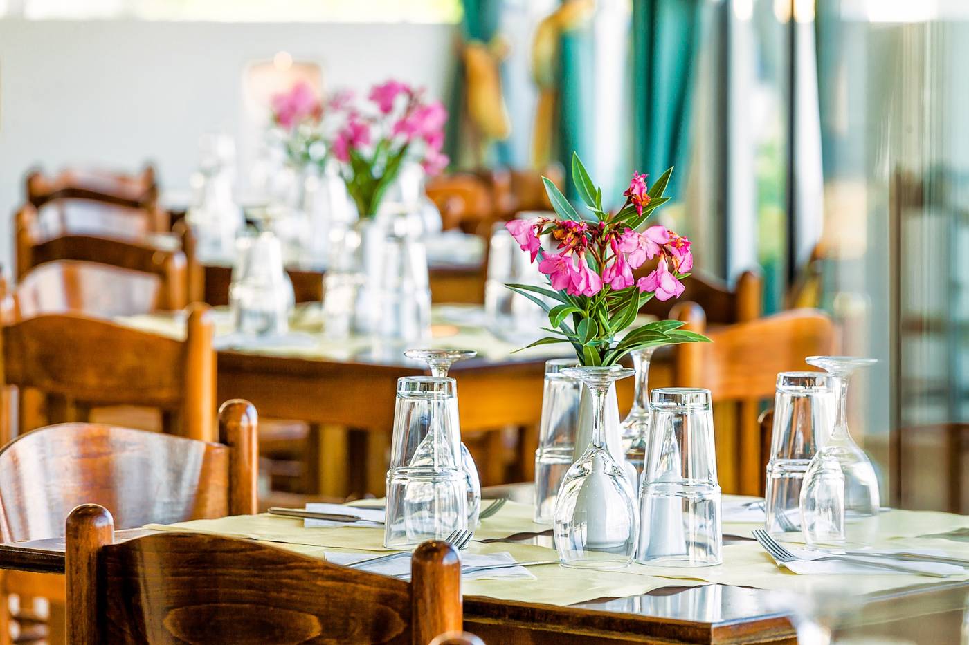 Dolphin-Beach-Hotel-Restaurant-28