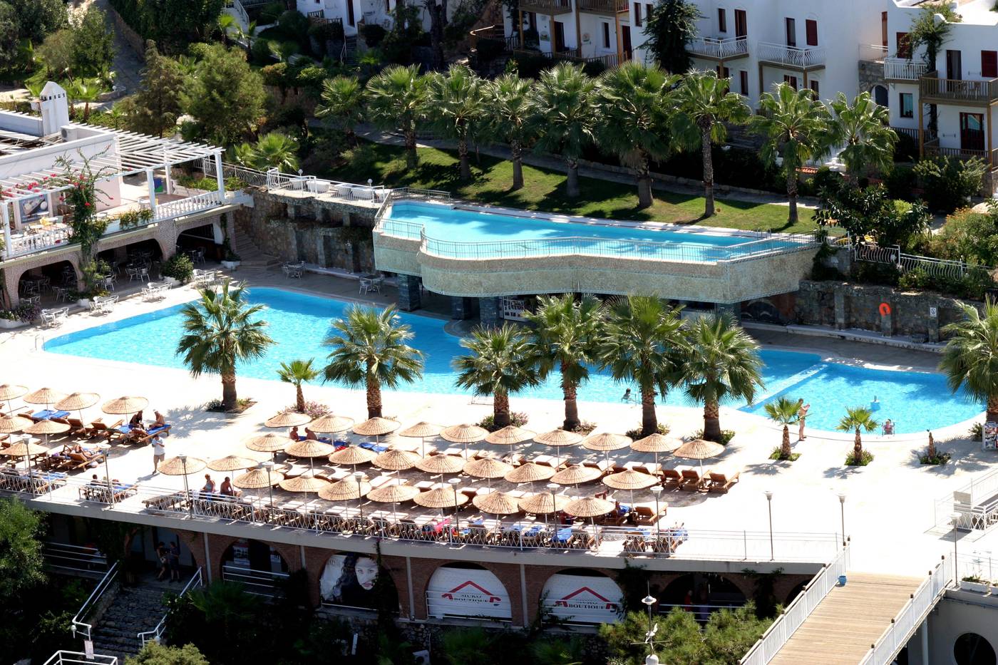 Blue-Dreams-Resorts---Spa-Pool-4