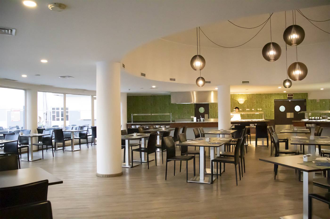 Luna-Miramar-Restaurant-37