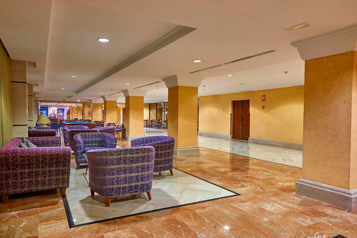 Zentral-Center---Adults-Only-Bar-40