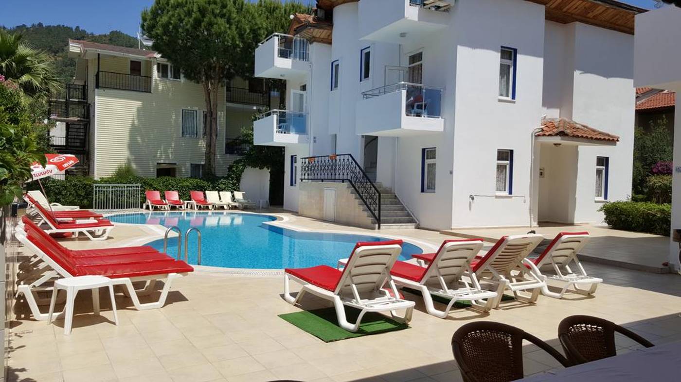 Tolan-Apartments-Pool-1