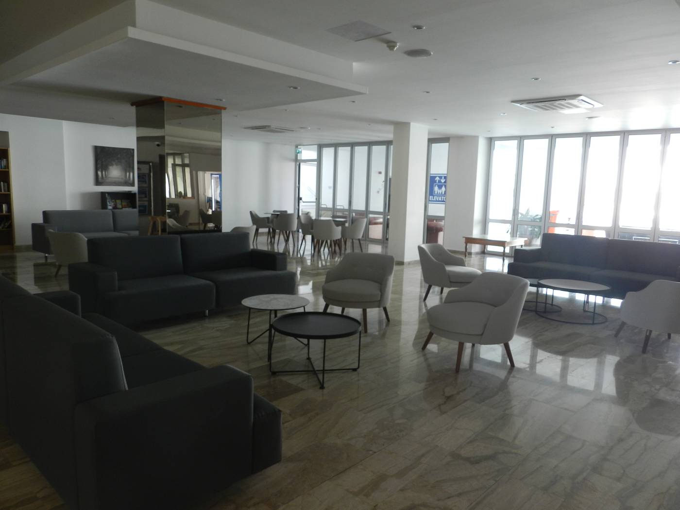 Evabelle-Napa-Lobby-34