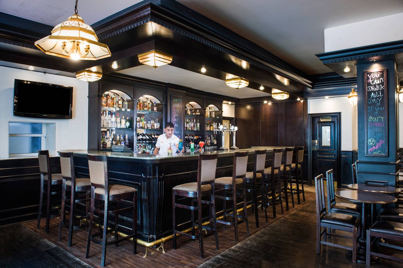 Al-Hamra-Residence-Bar-54