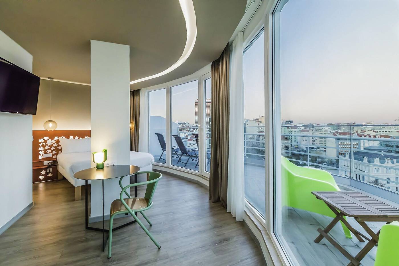 ibis-Styles-Lisboa-Centro-Marqu-s-de-Pombal-Room-9