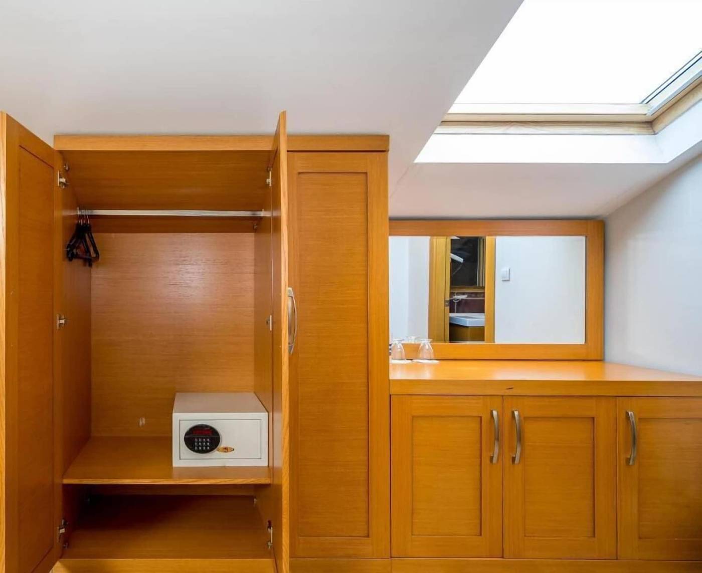 My-Rose-Hotel-Room-33