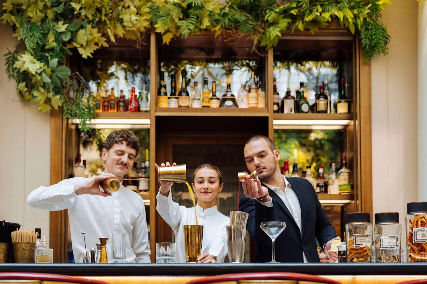 Hotel-du-Louvre-in-the-Unbound-Collection-by-Hyatt-Bar-18