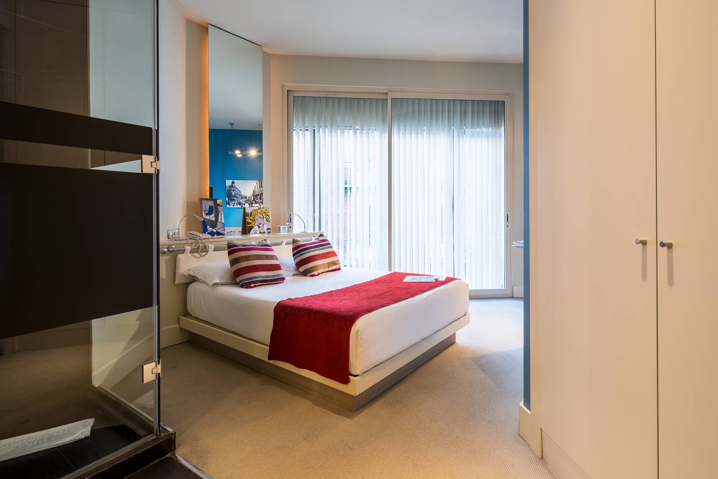 Room-Mate-Alicia-Room-22