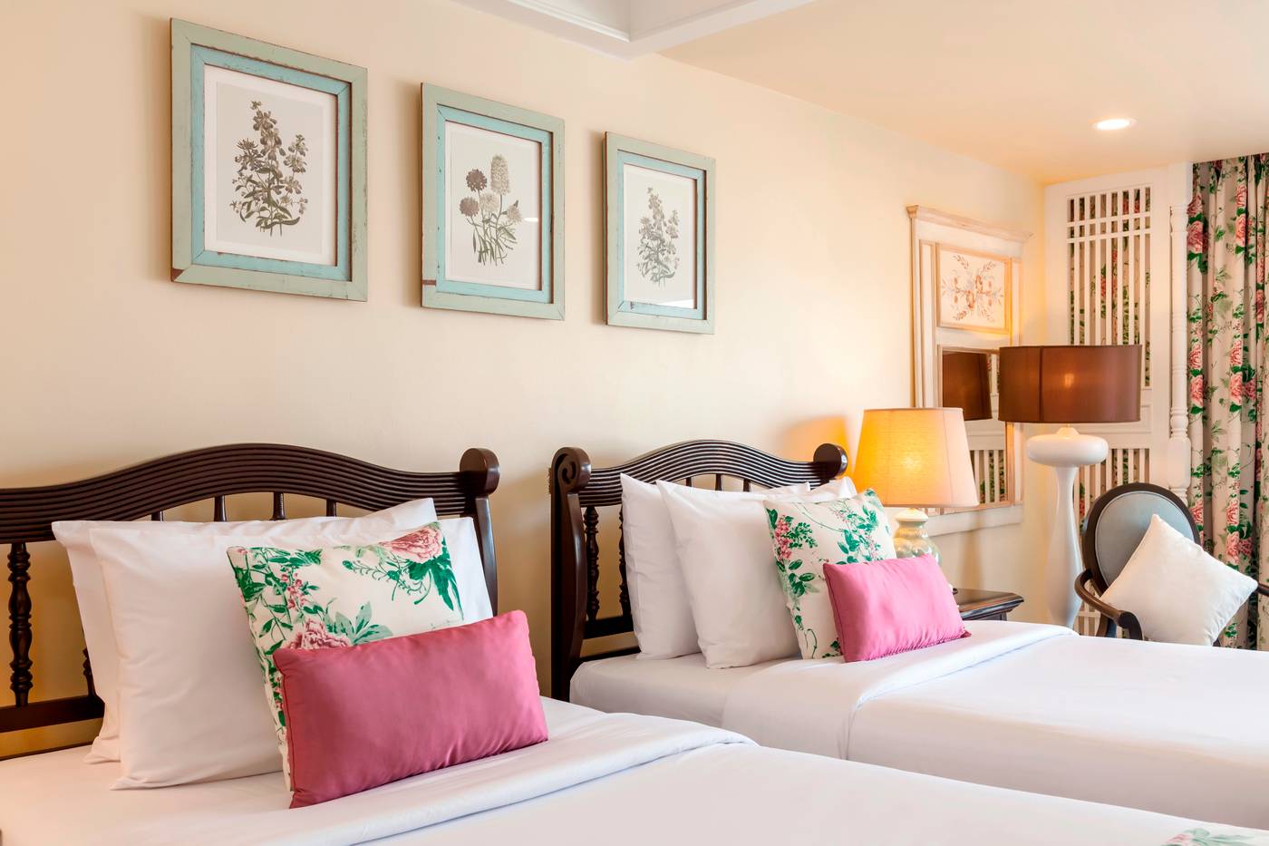 Thavorn-Palm-Beach-Resort-Room-38