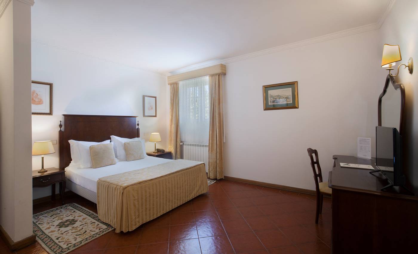 Turim-Club-D-Azeit-o-Hotel-Room-11