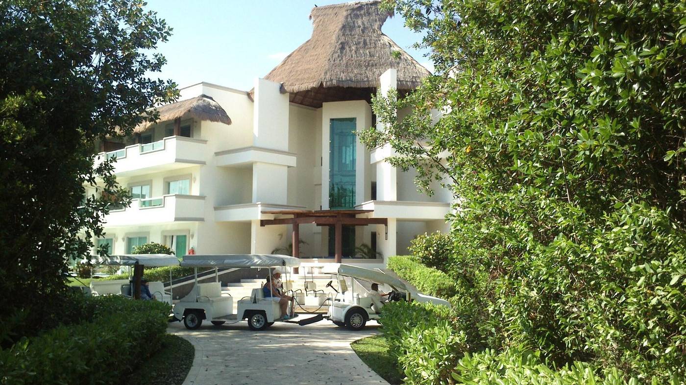 Bluebay-Grand-Esmeralda-Room-20