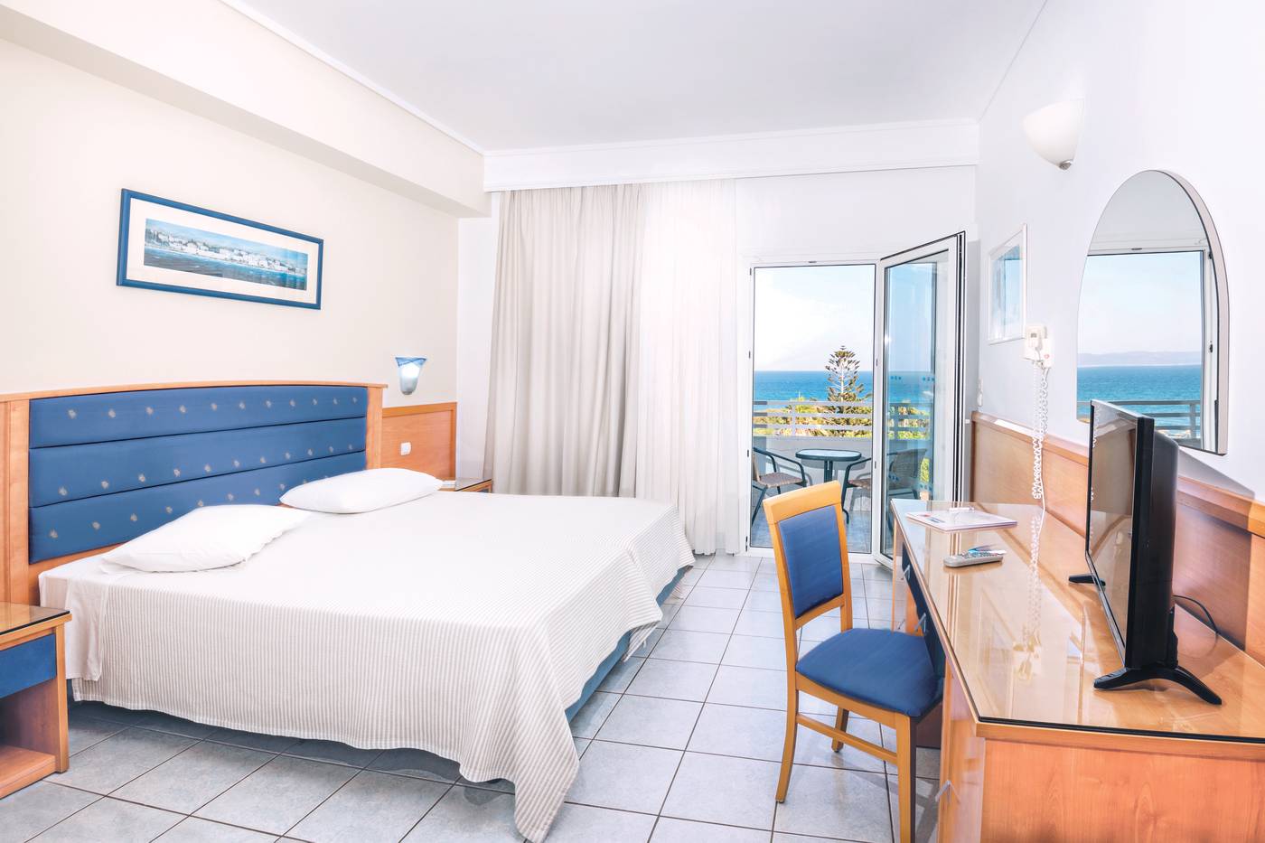 Atlantis-Hotel-Room-29