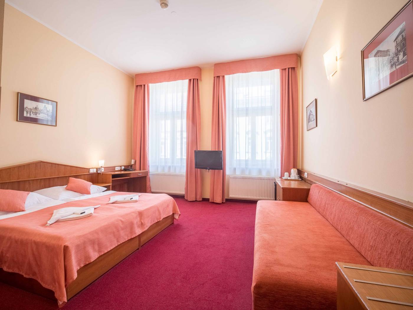 Alton-Prague-Room-5