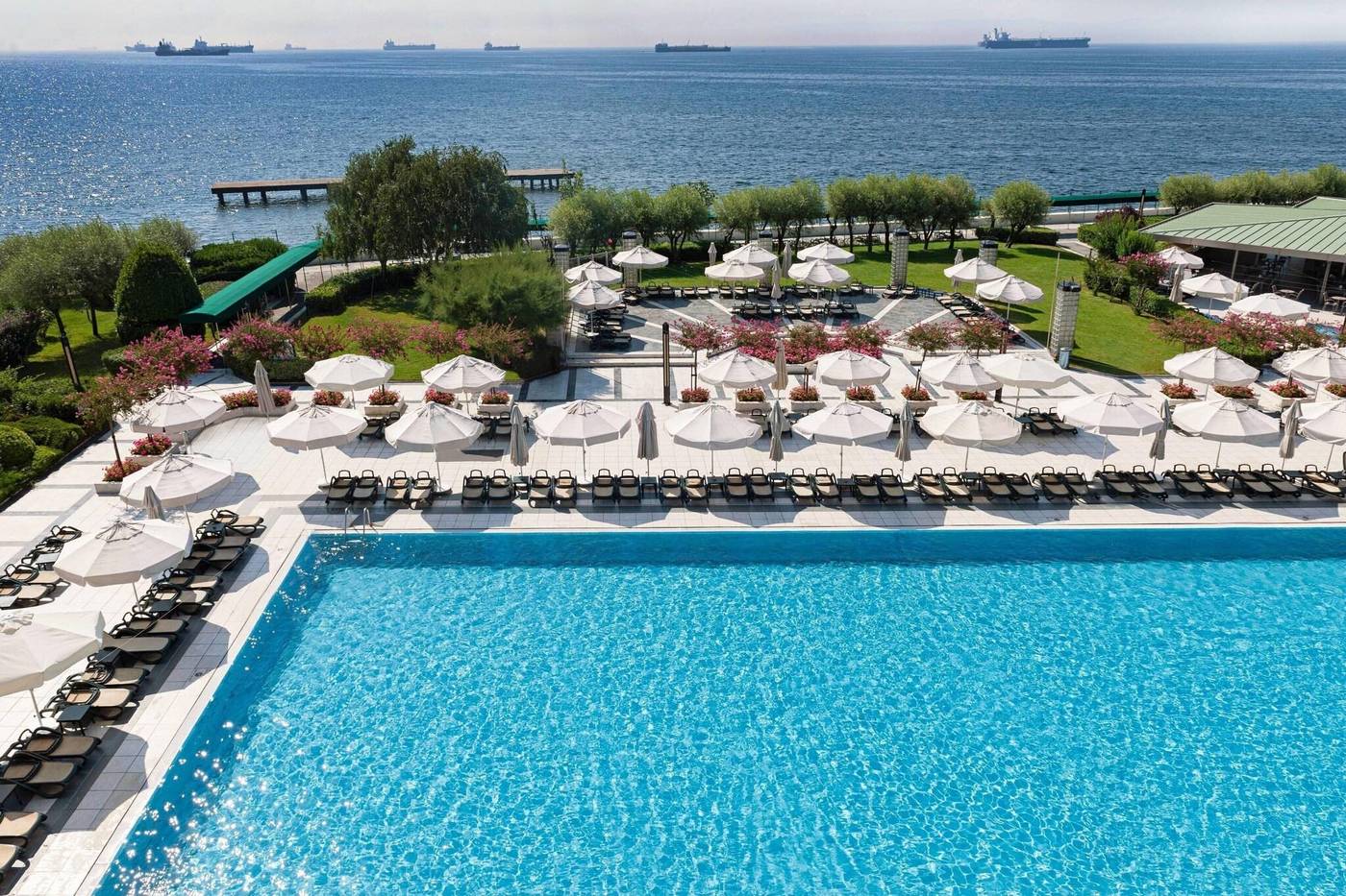 Renaissance-Polat-Istanbul-Pool-70