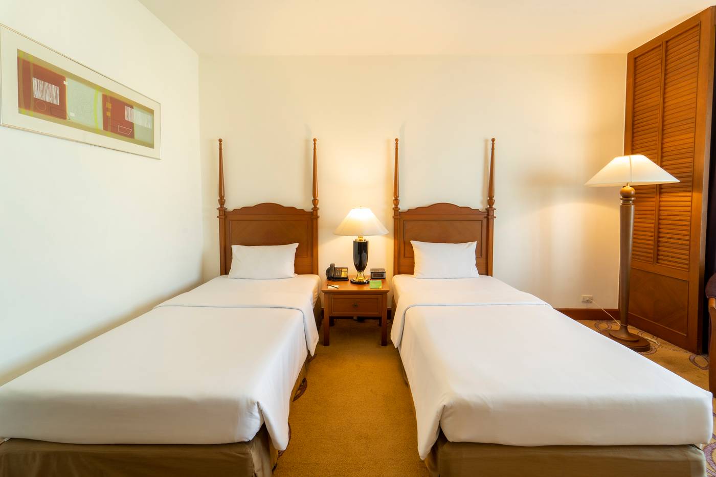 Century-Park-Room-42