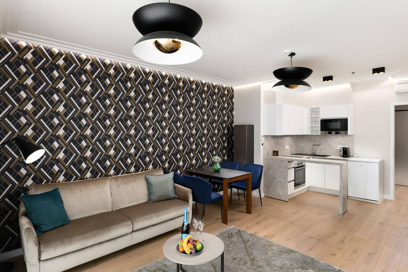 Hotel-Emerald---Suites-Room-38