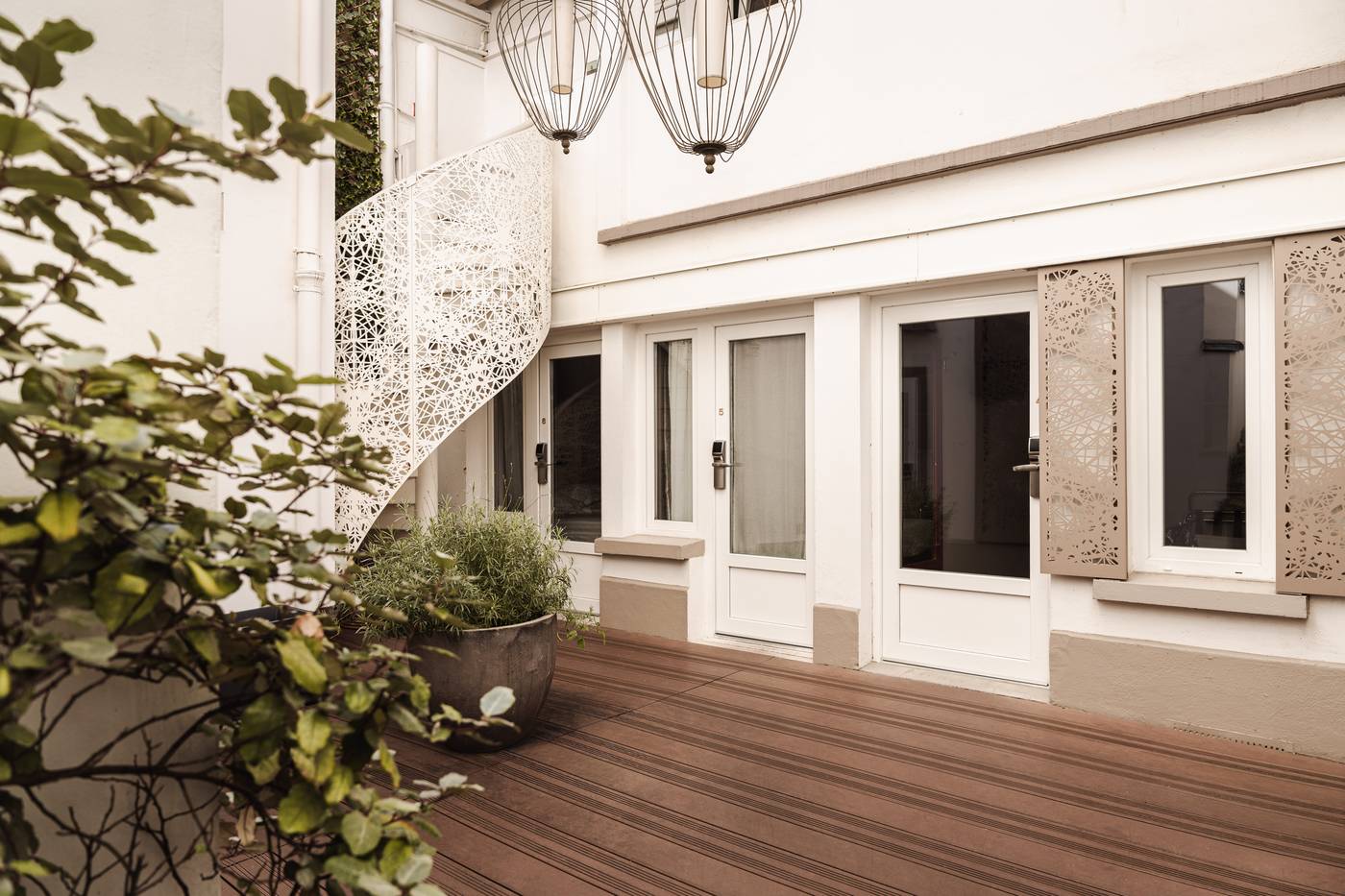 Hotel-Eiffel-Segur-Room-2