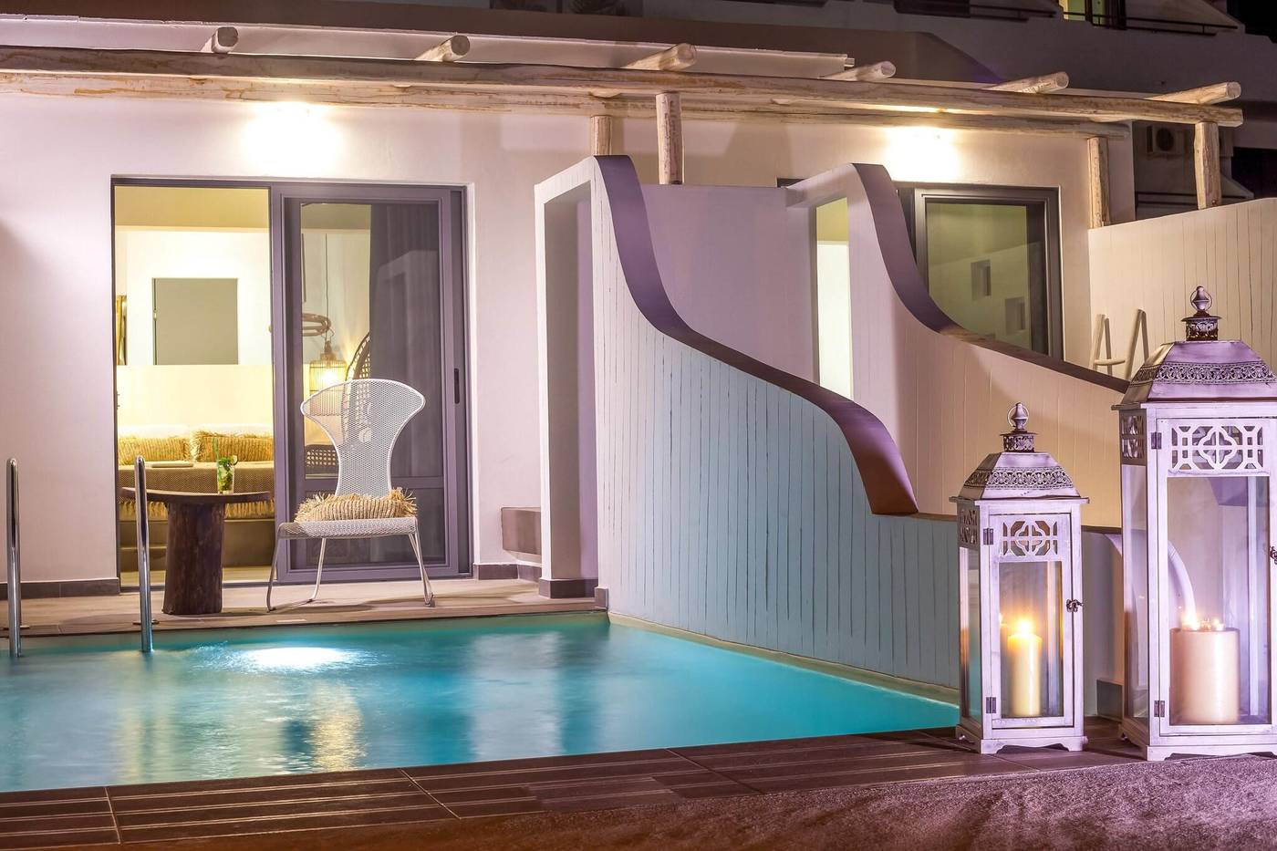 Malibu-Boutique-Room-44