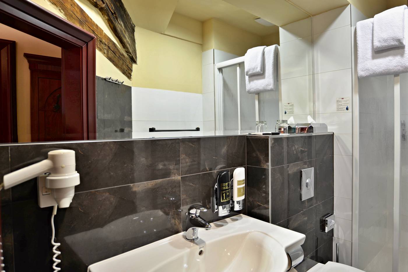 Majestic-Plaza-Hotel-Prague-Room-30