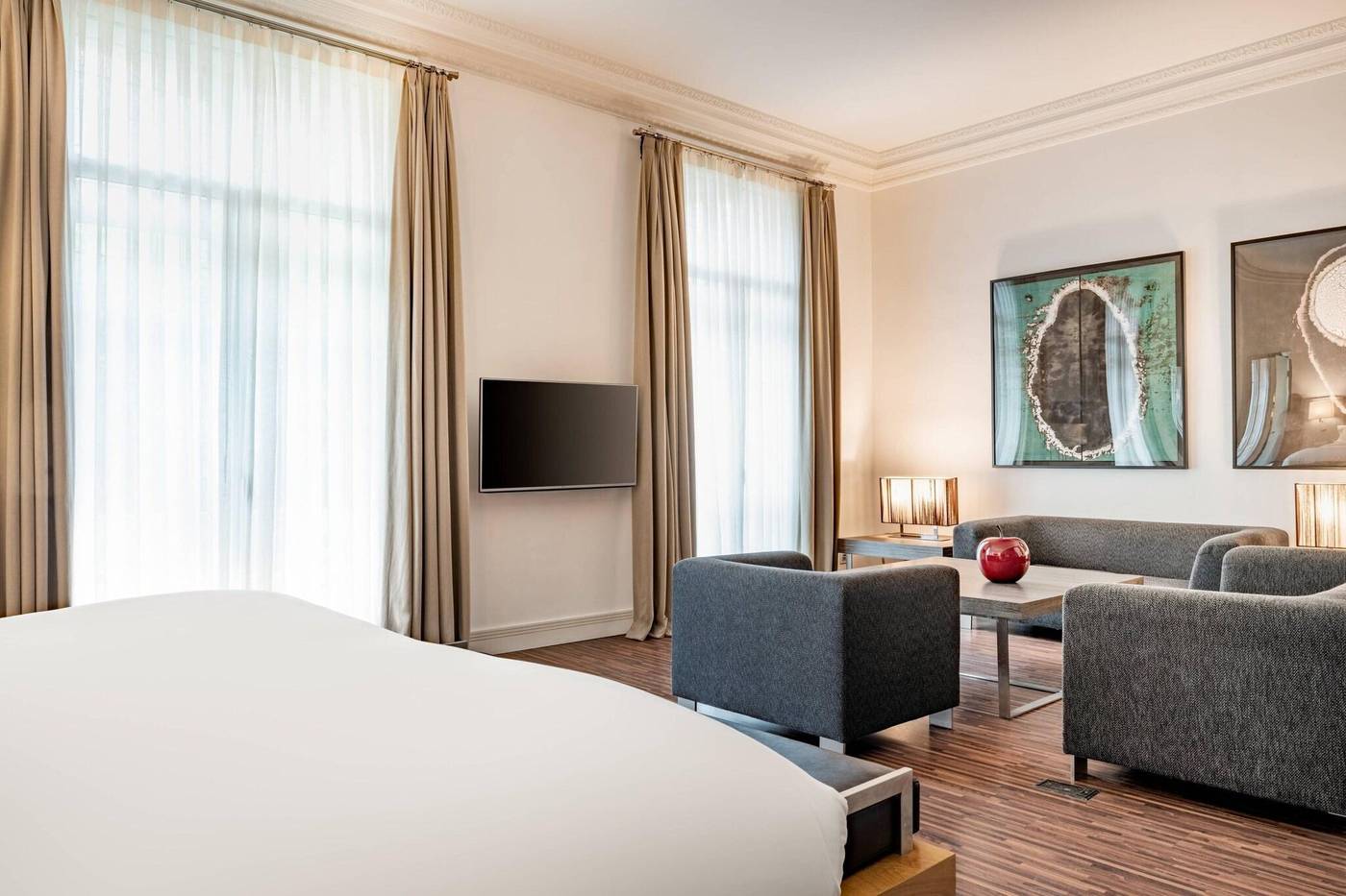 AC-Hotel-Palacio-del-Retiro-Autograph-Collection-Room-45