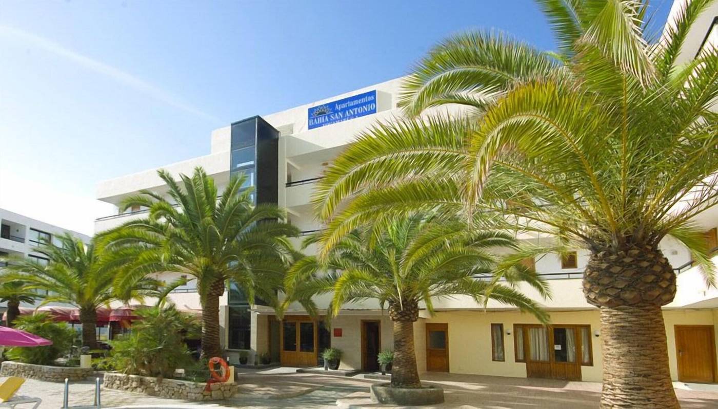 Bahia-de-San-Antonio-Pool-14