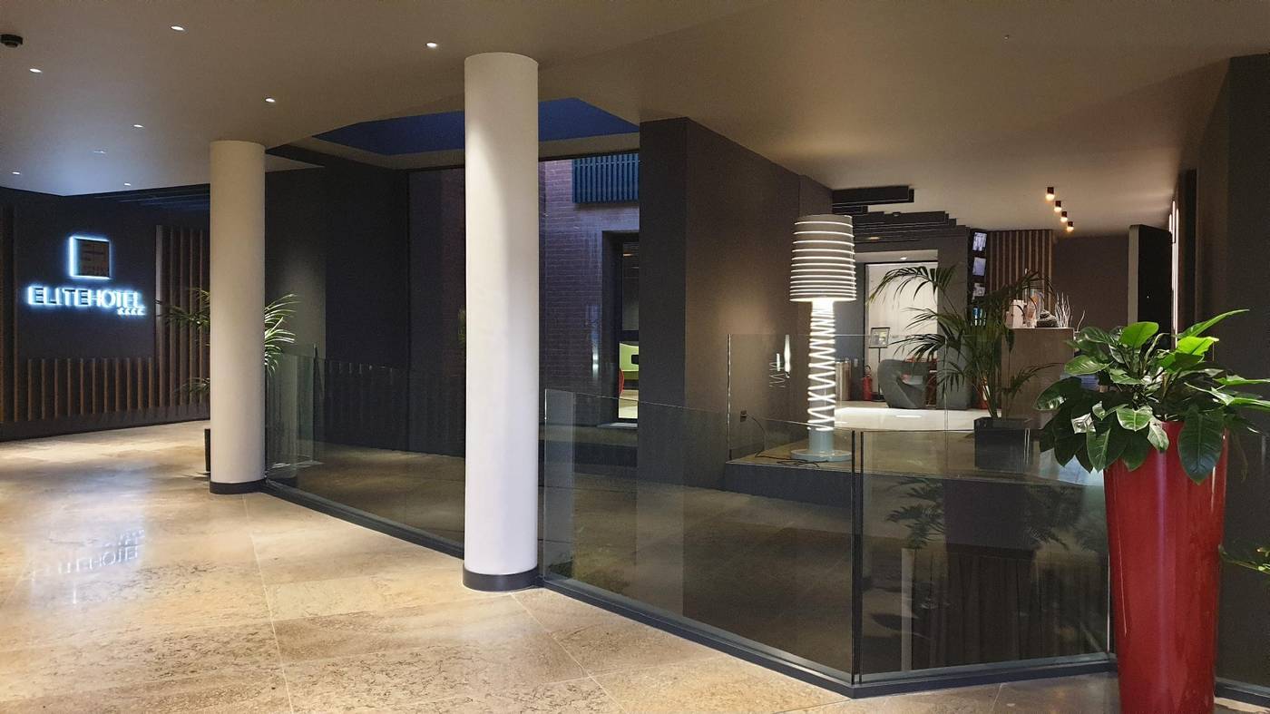 Elite-Hotel---Spa-Lobby-13