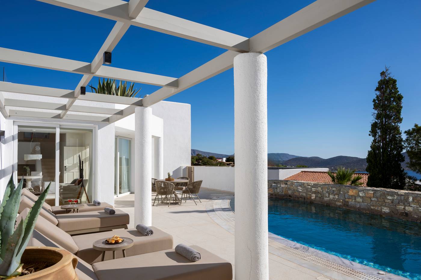 Elounda-Gulf-Villas---Suites-Room-10