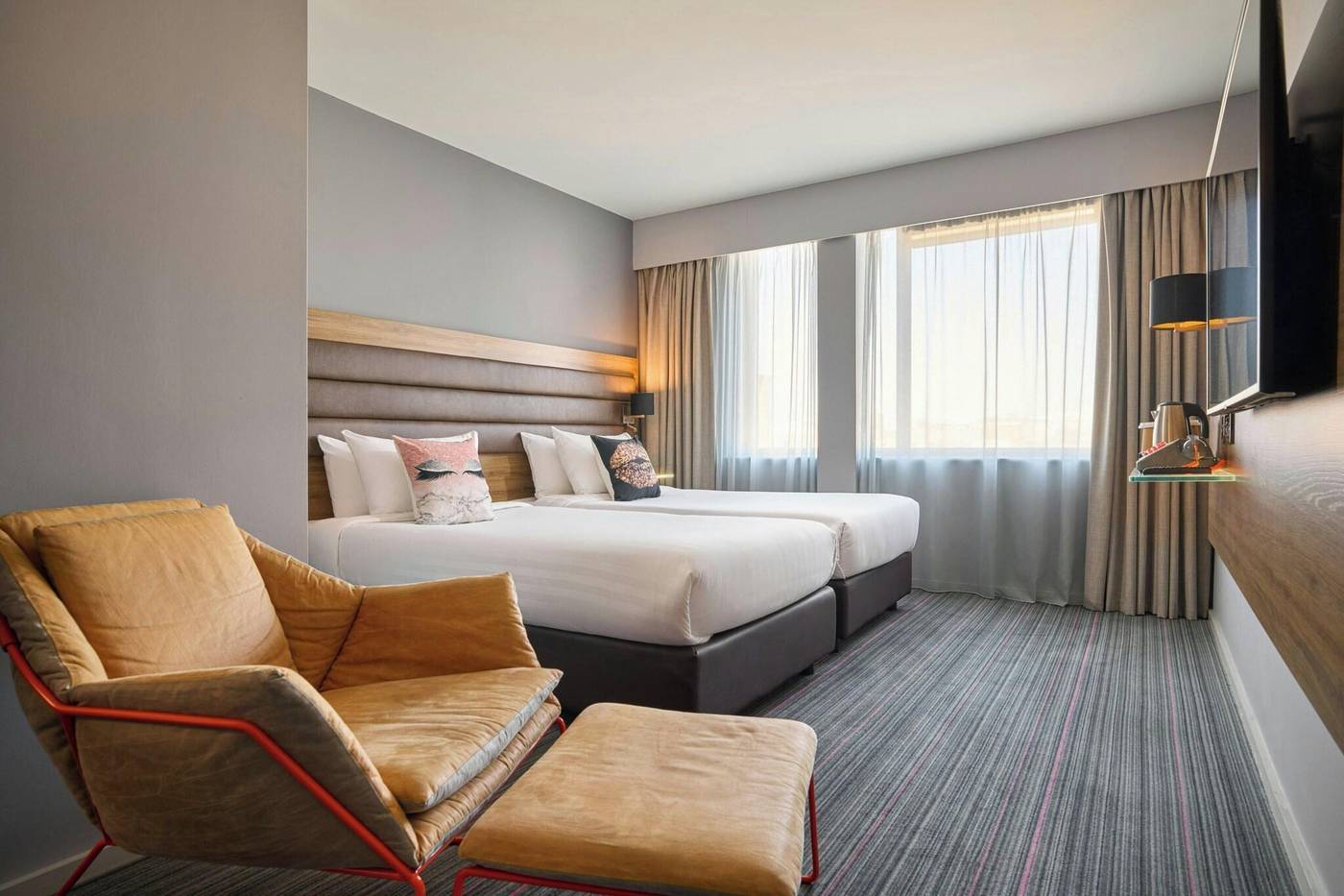 Moxy-Dublin-City-Room-21