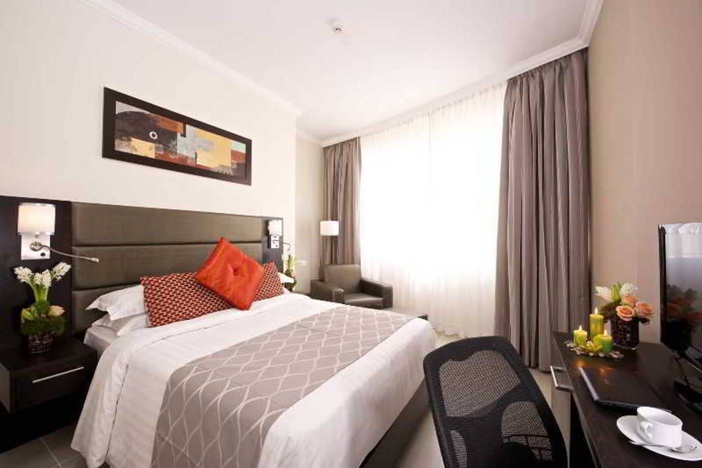 The-Royal-Riviera-Room-11