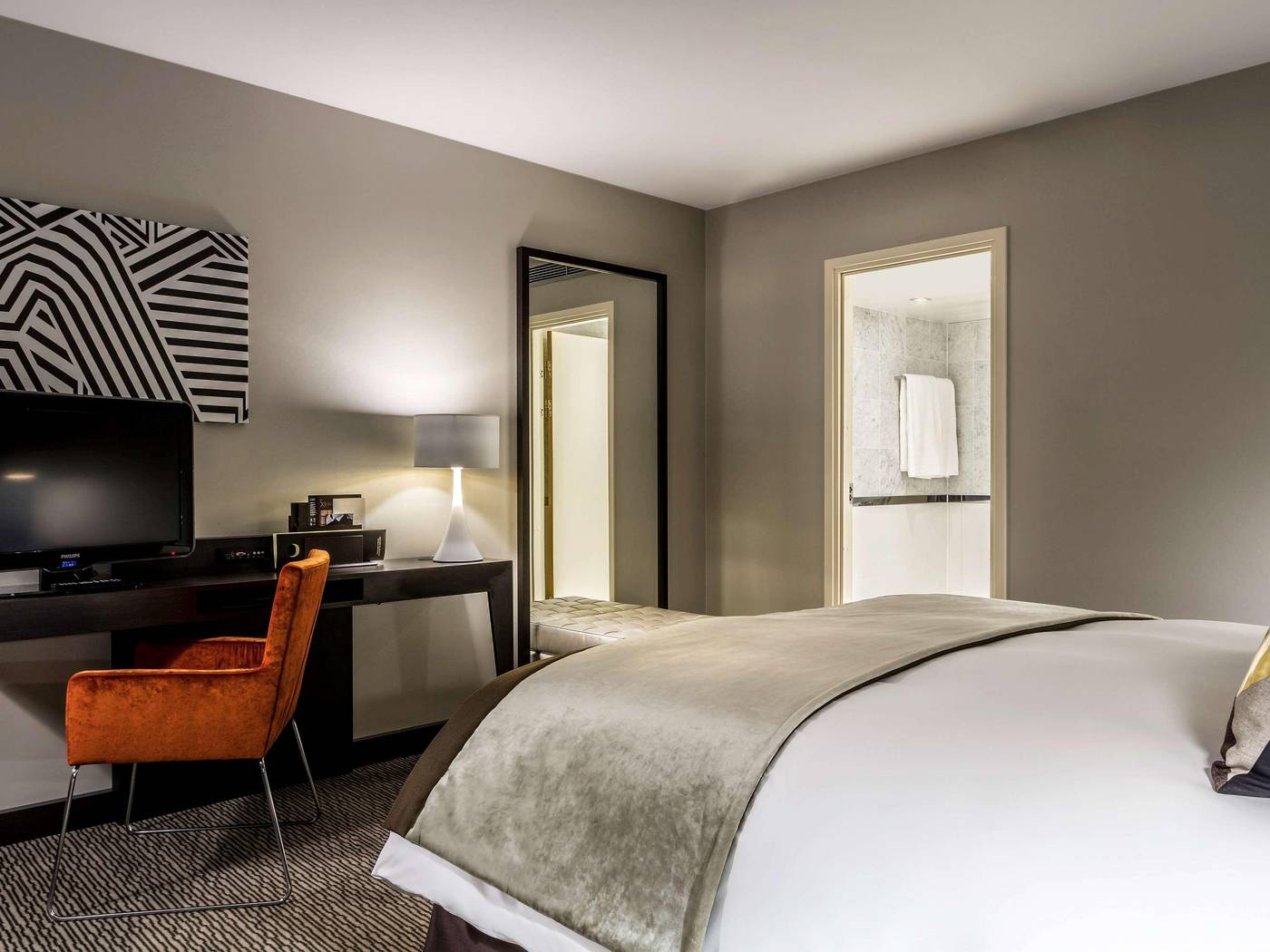 Sofitel-Warsaw-Victoria-Room-35