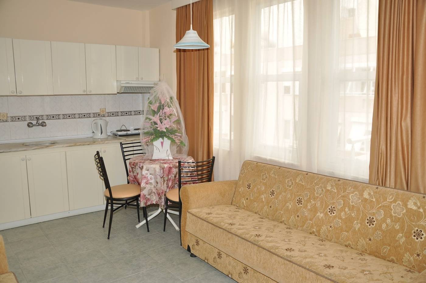 Kleopatra-South-Star-Room-9