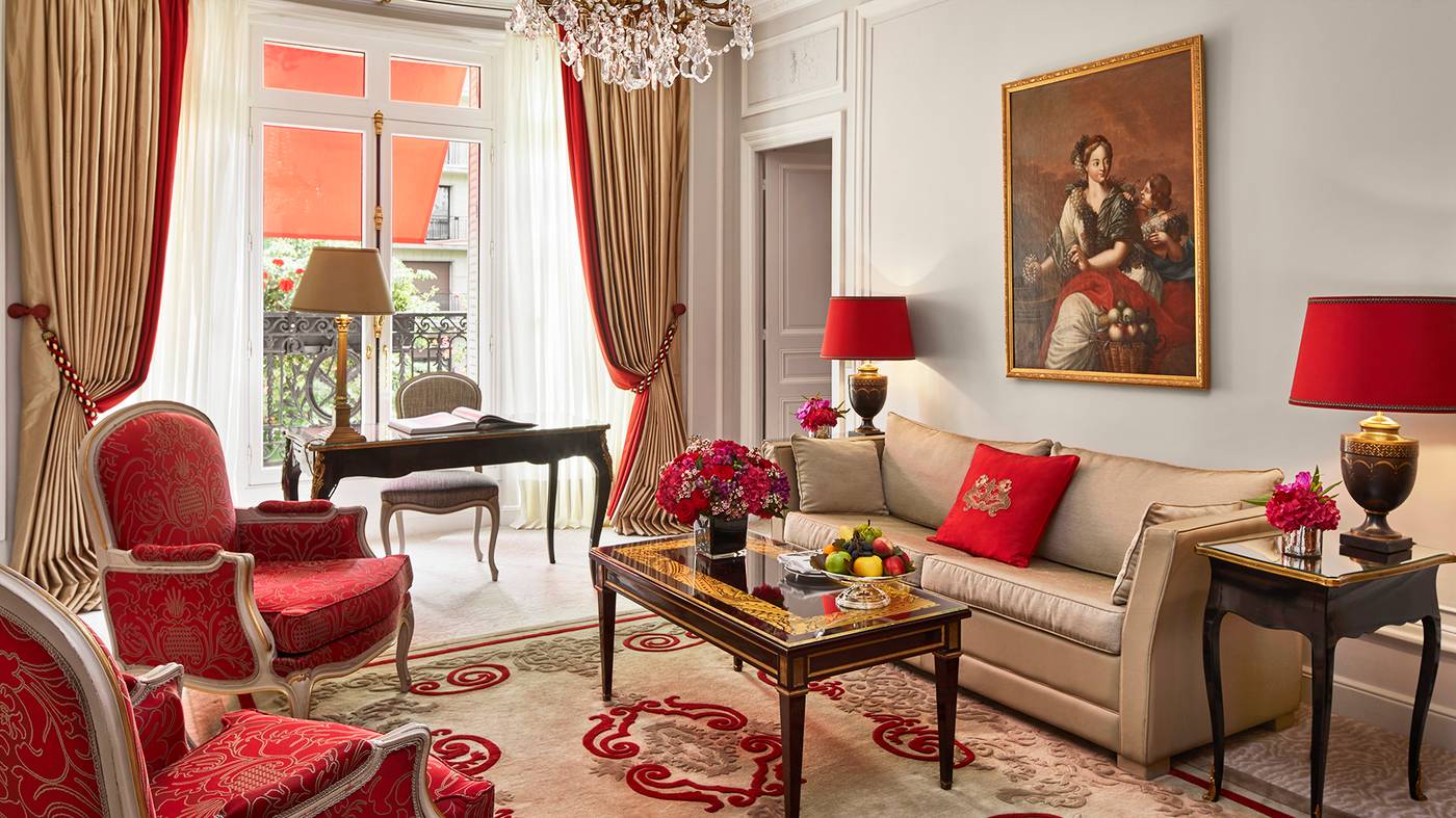 Hotel-Plaza-Athenee-Room-4