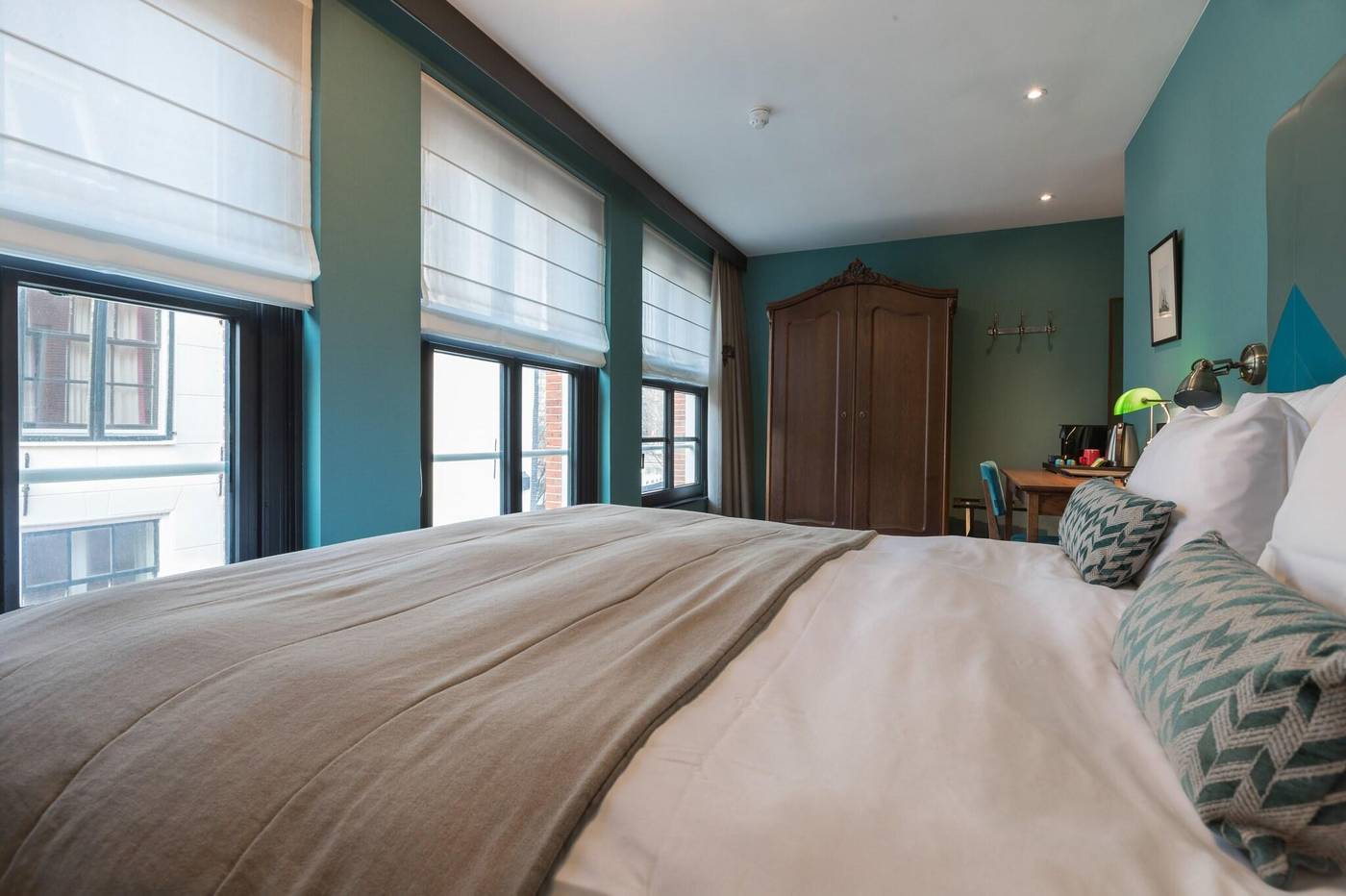 The-Hendrick-S-Hotel-Room-34