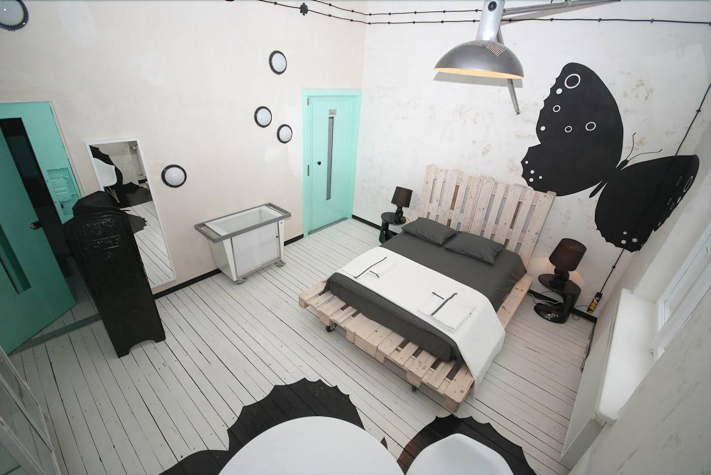 Sen-Pszczoly-Loft-Hotel-Room-12