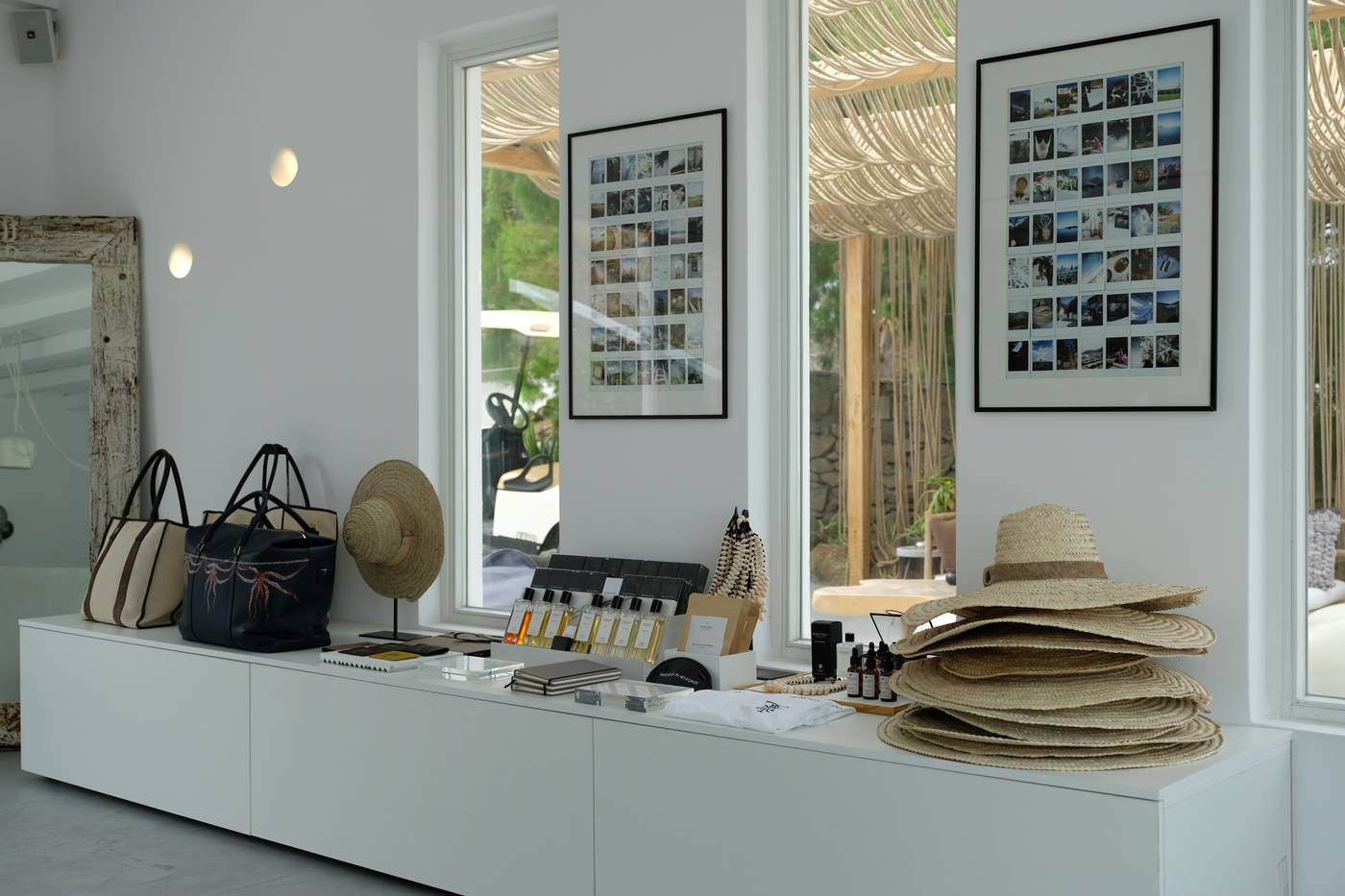 Ostraco-Luxury-Suites-Lobby-57