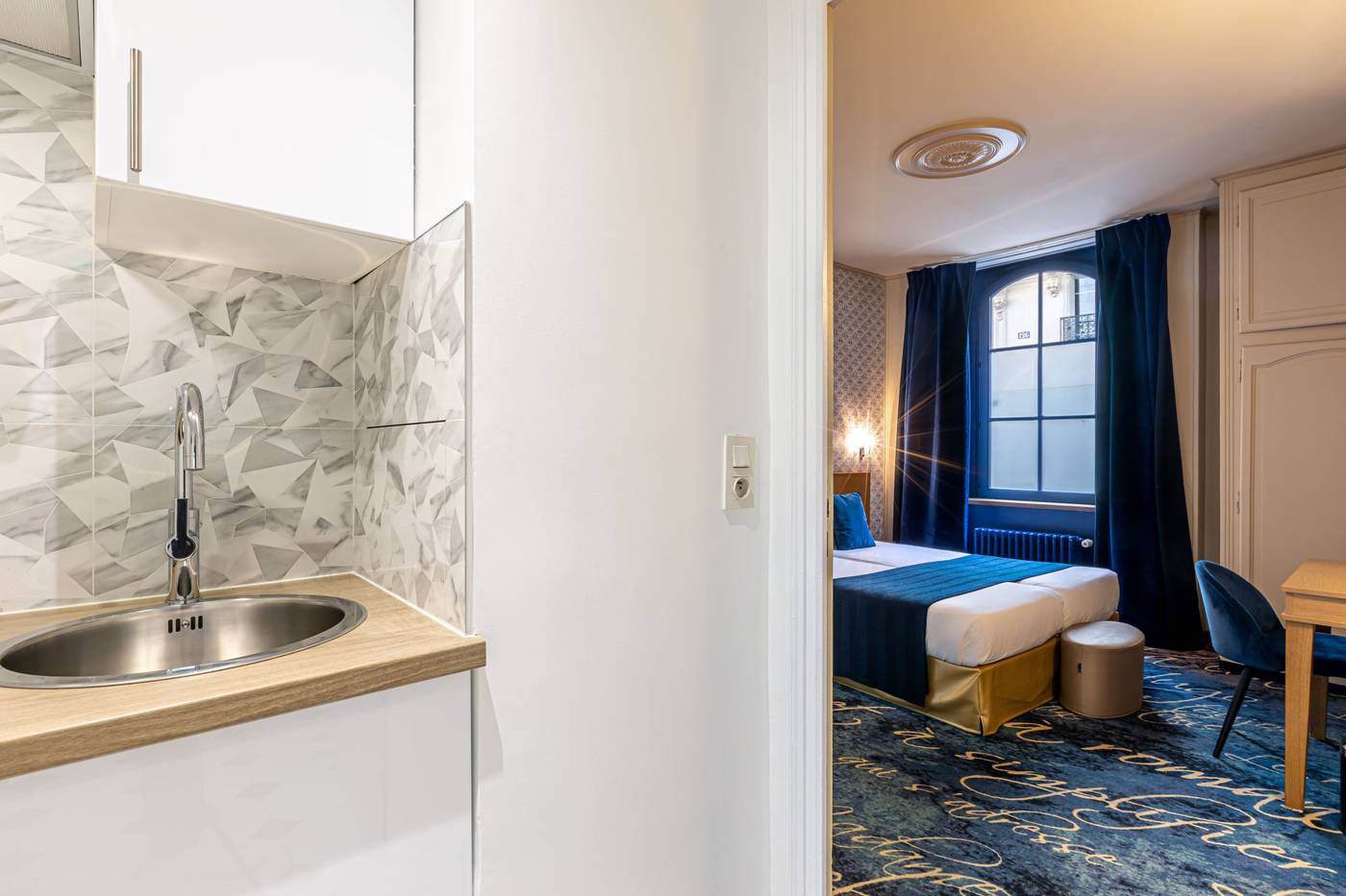 Hotel-Romance-Malesherbes-by-Patrick-Hayat-Room-27