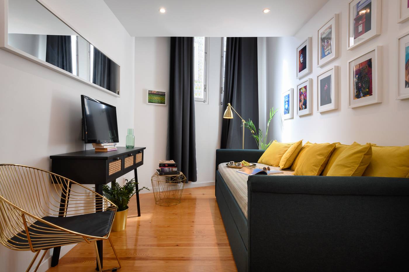 Alfama-Yellow-House-Room-31