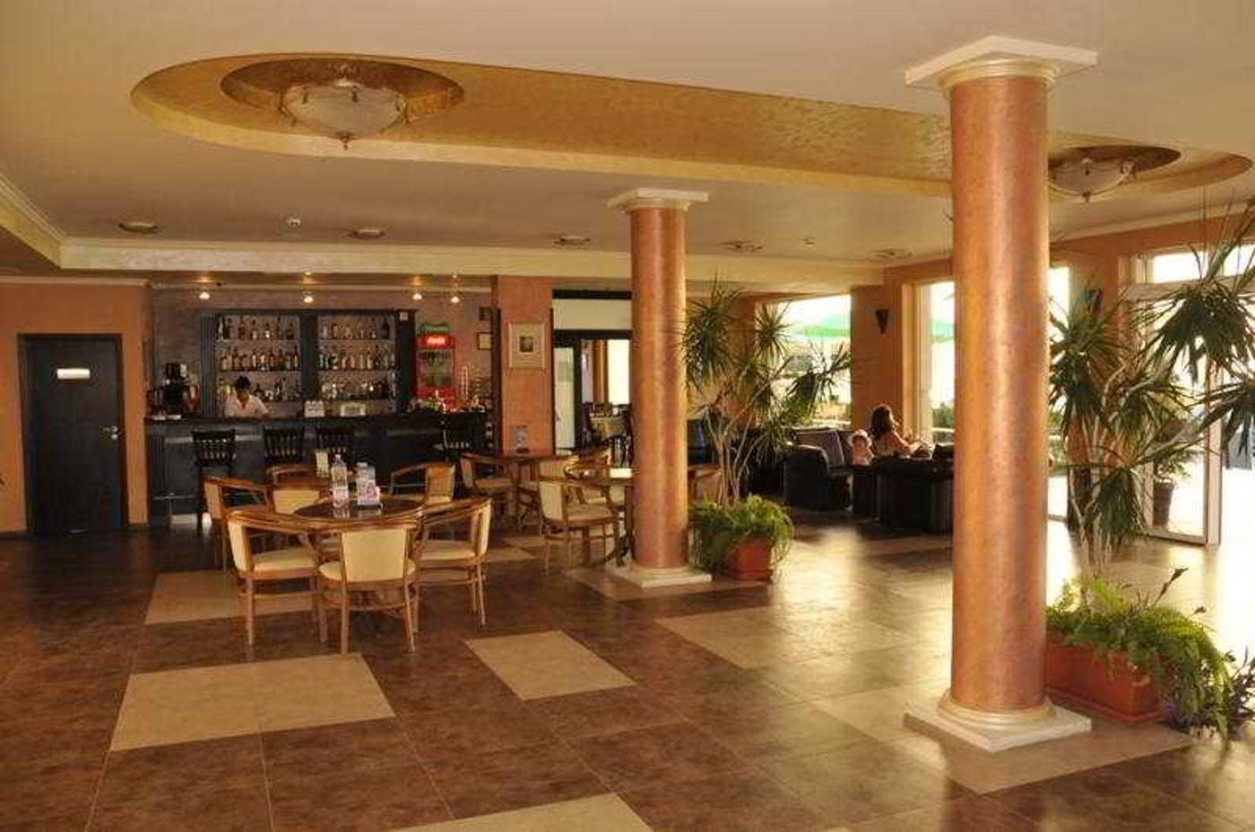 Forum-Sunny-Beach-Bar-11