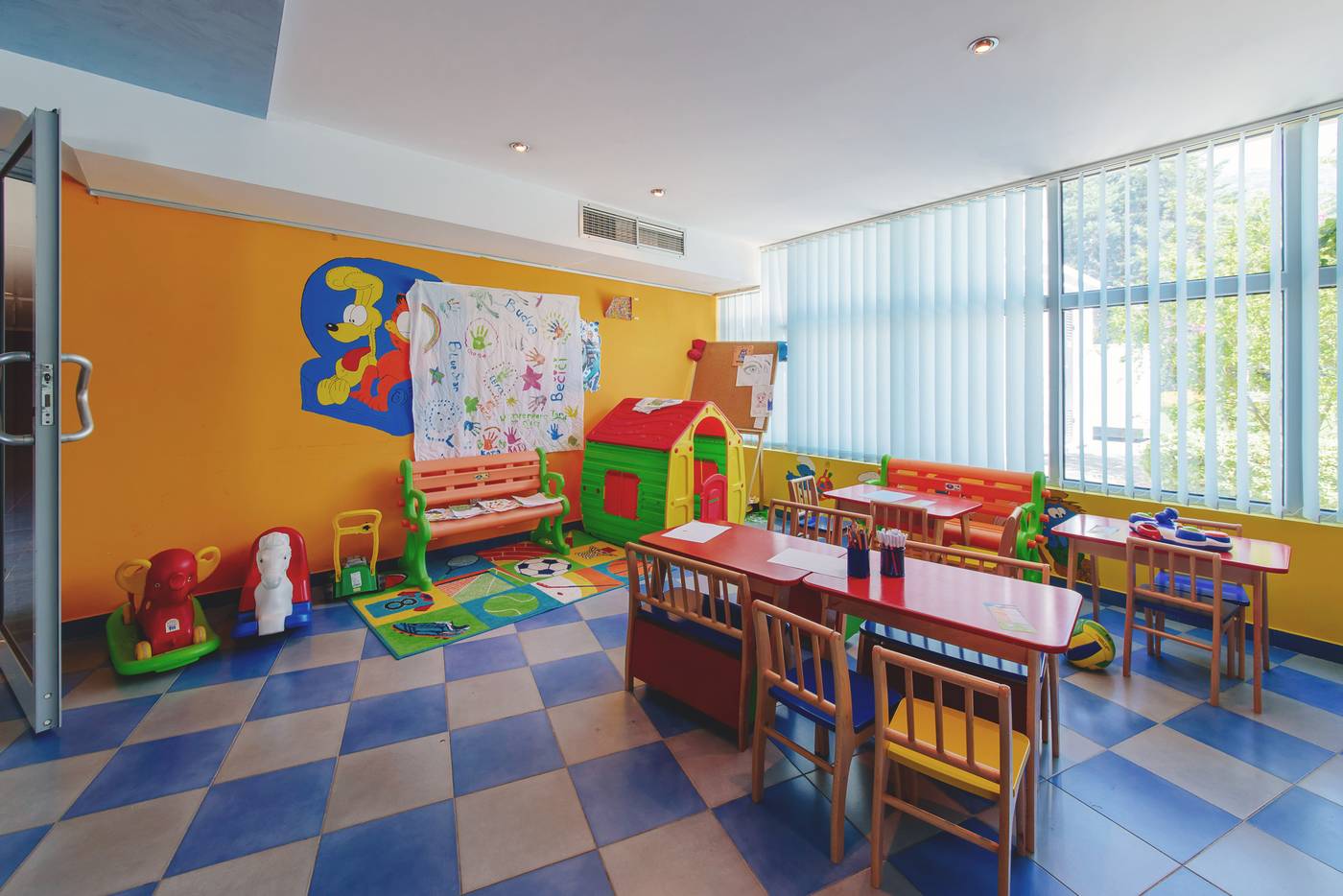 Montenegro-Beach-Resort-Sports-and-Entertainment-50