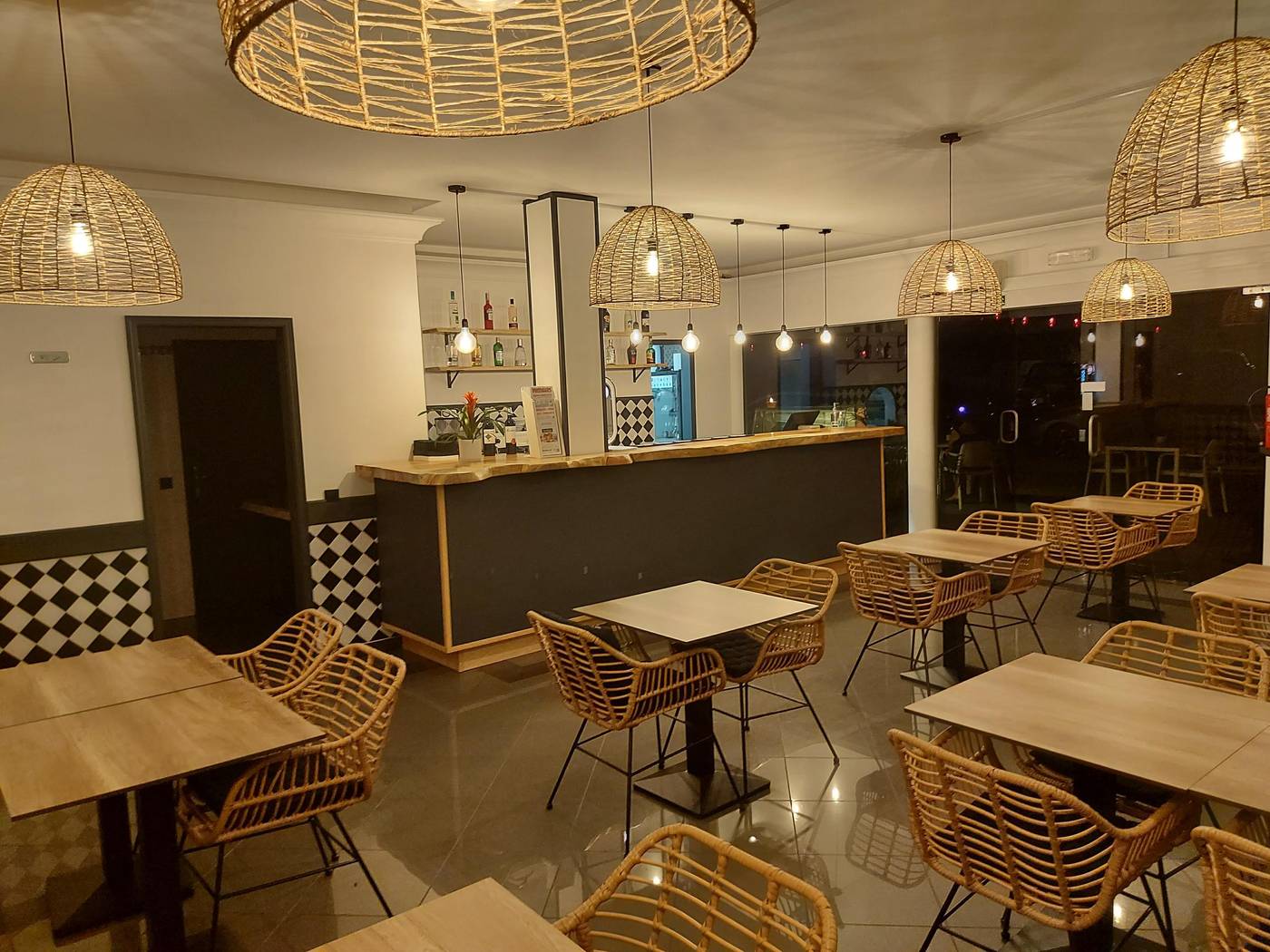 Ponta-Grande-Vila-Do-Castelo-Restaurant-30