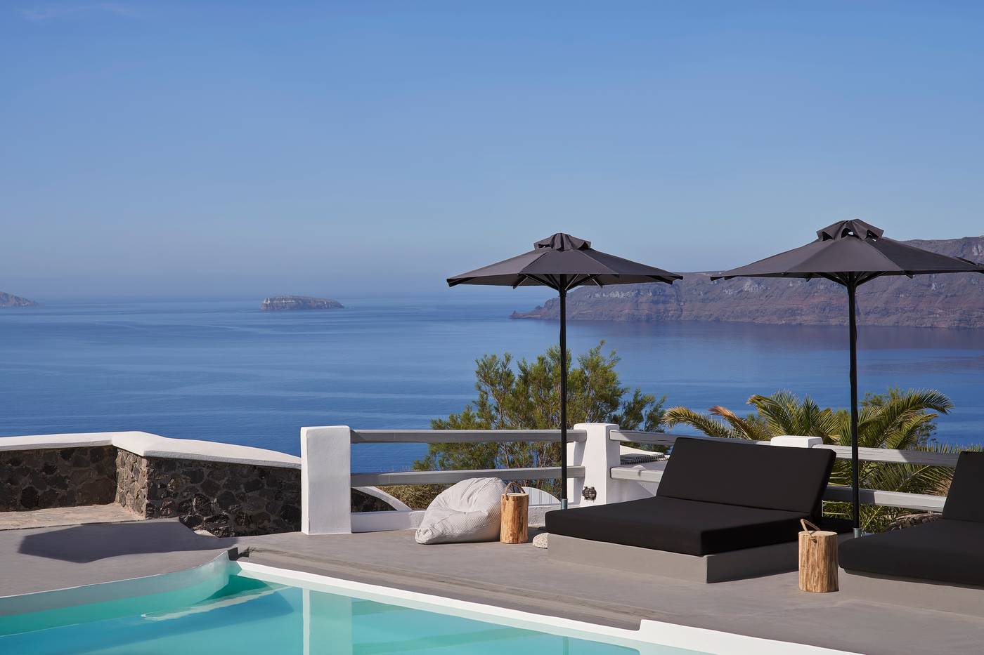 Mr-and-Mrs-White-Oia-Santorini-General-view-62