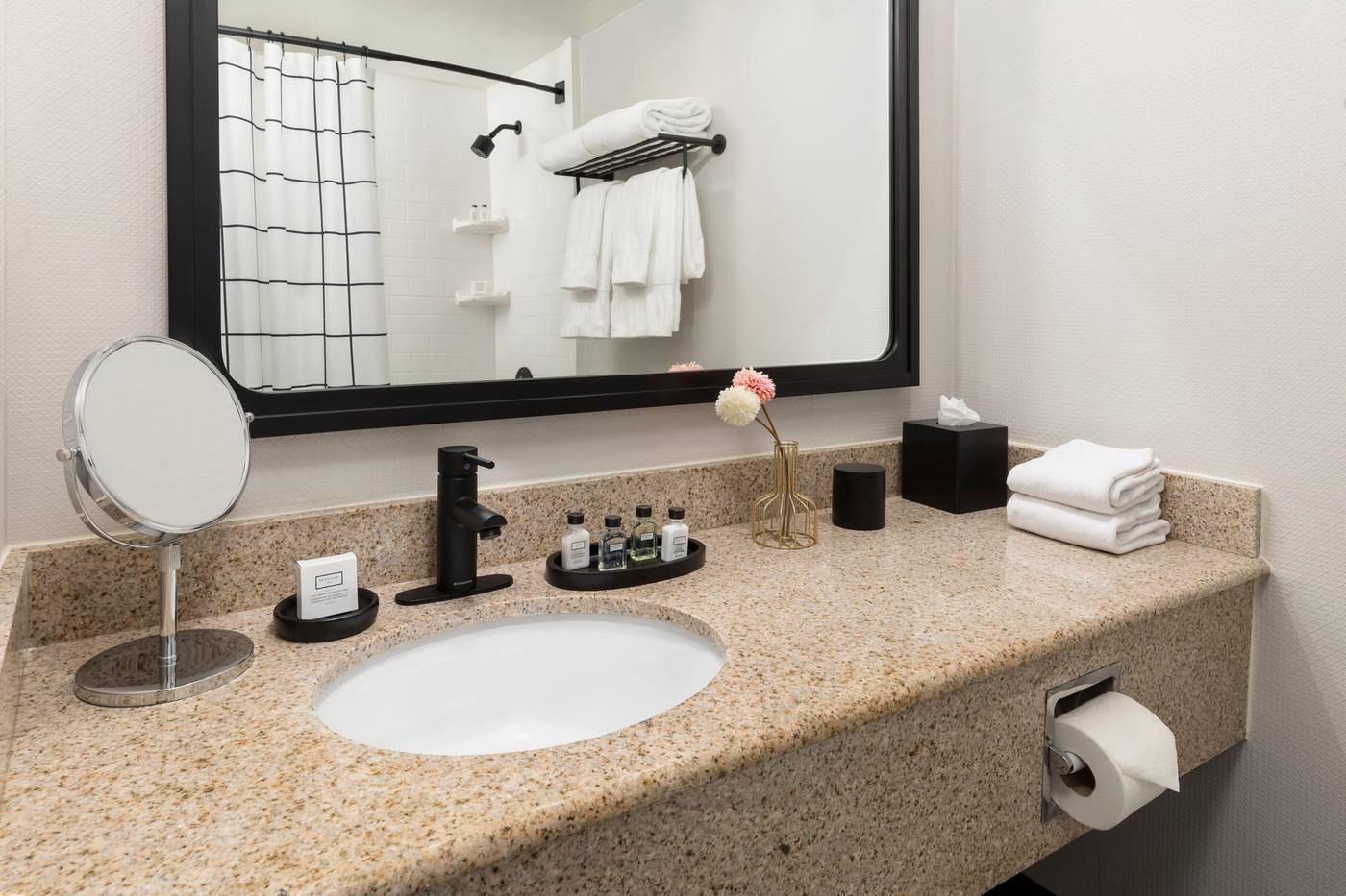 The-Arcadian-powered-by-Sonder-Room-24