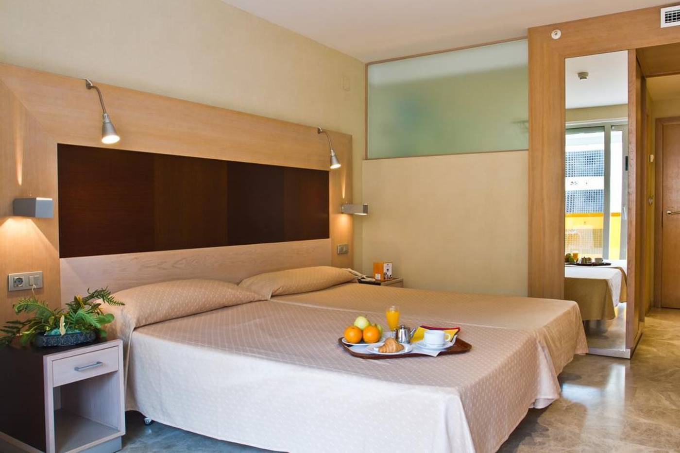 Dynastic-Hotel-Room-14