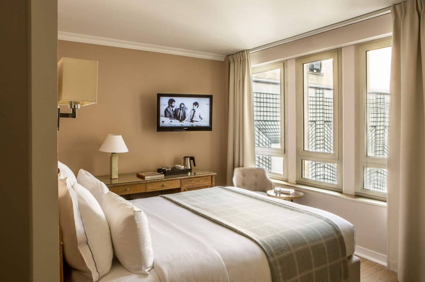 Royal-Garden-Champs-Elysees-Room-22