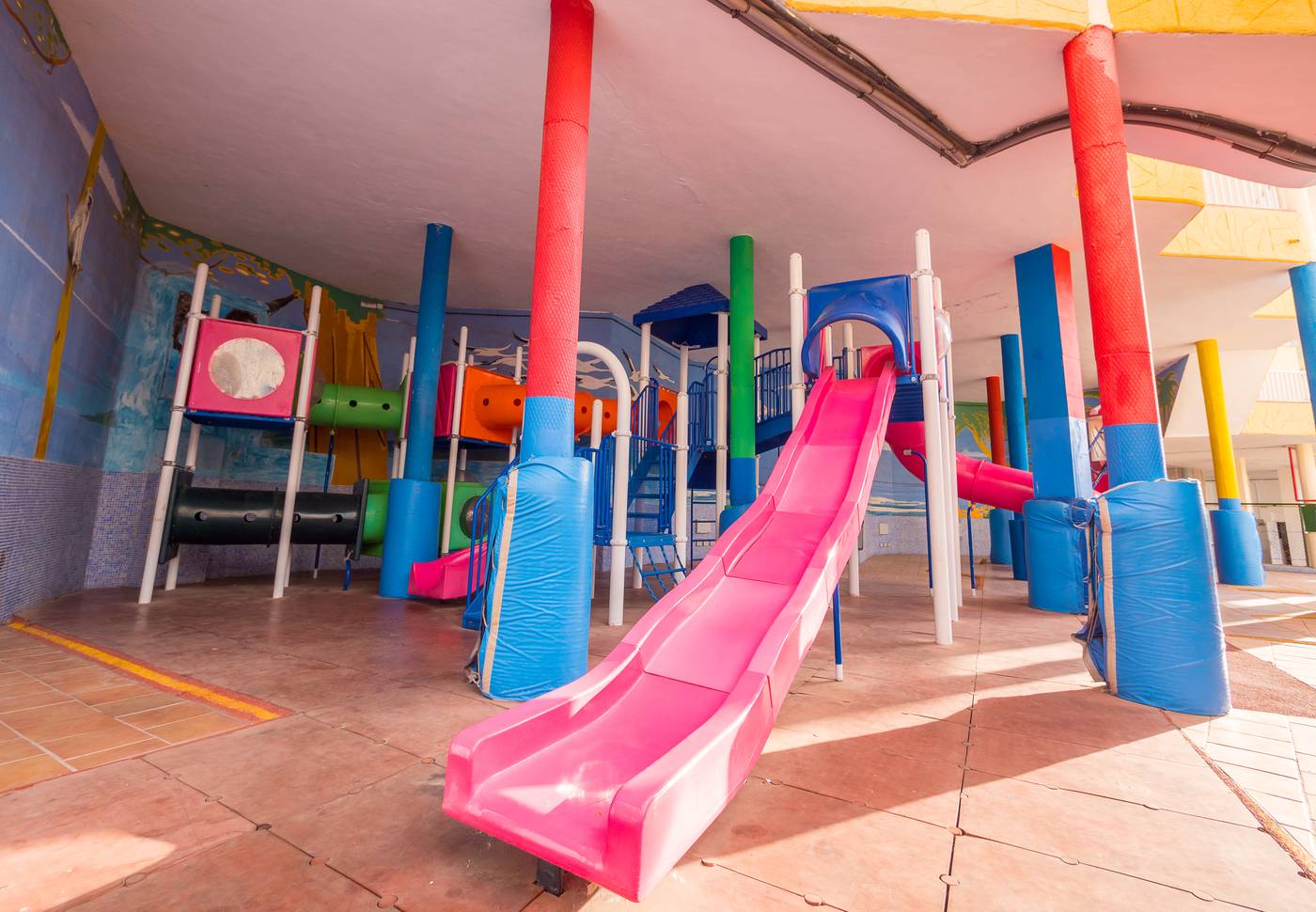 Checkin-Bungalows-Atlantida-Sports-and-Entertainment-46