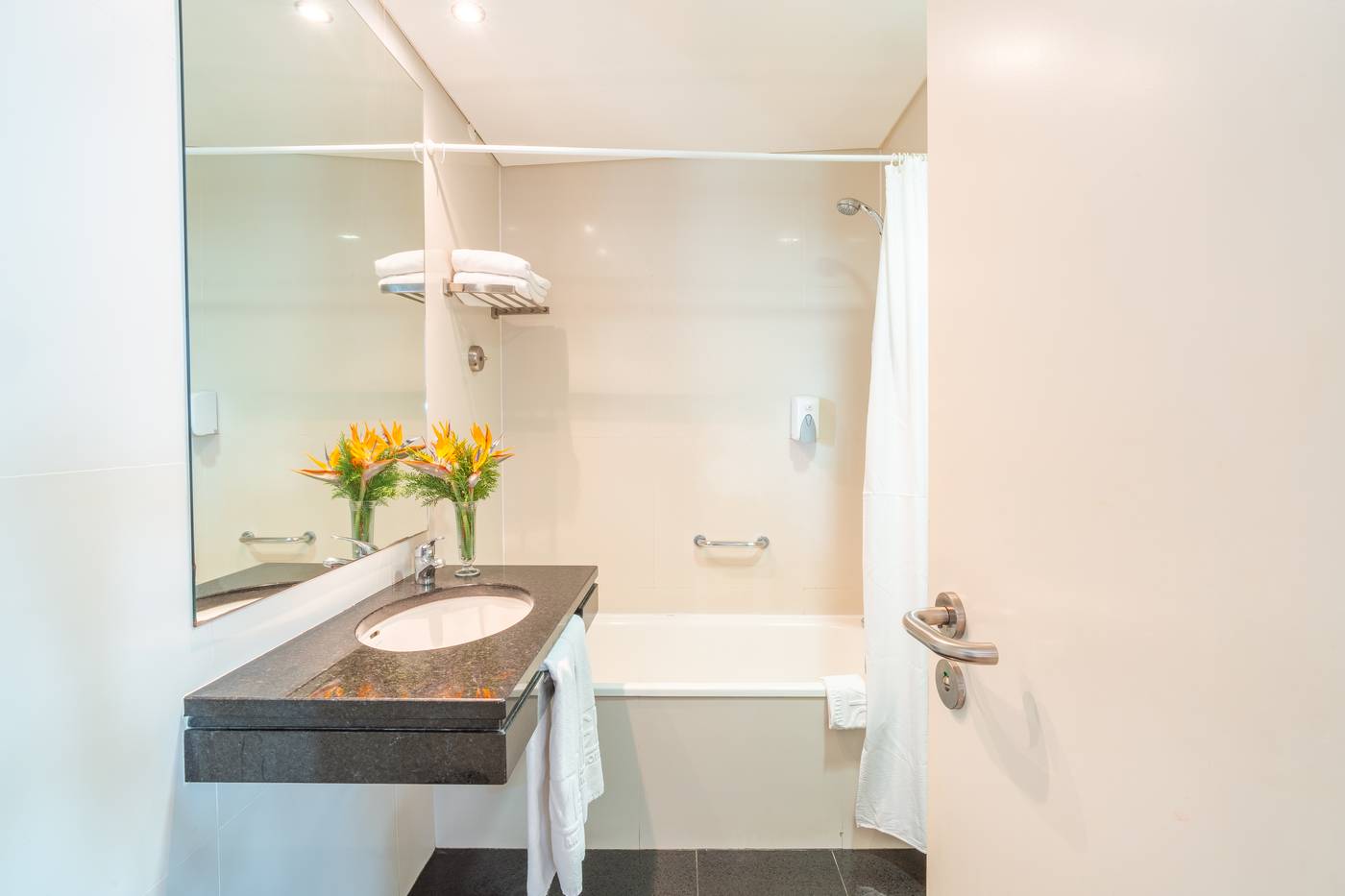 Muthu-Raga-Madeira-Hotel-Room-35