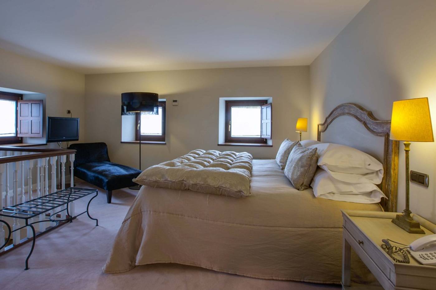 Castillo del Bosque la Zoreda-Spain-MANJOYA-Room-10