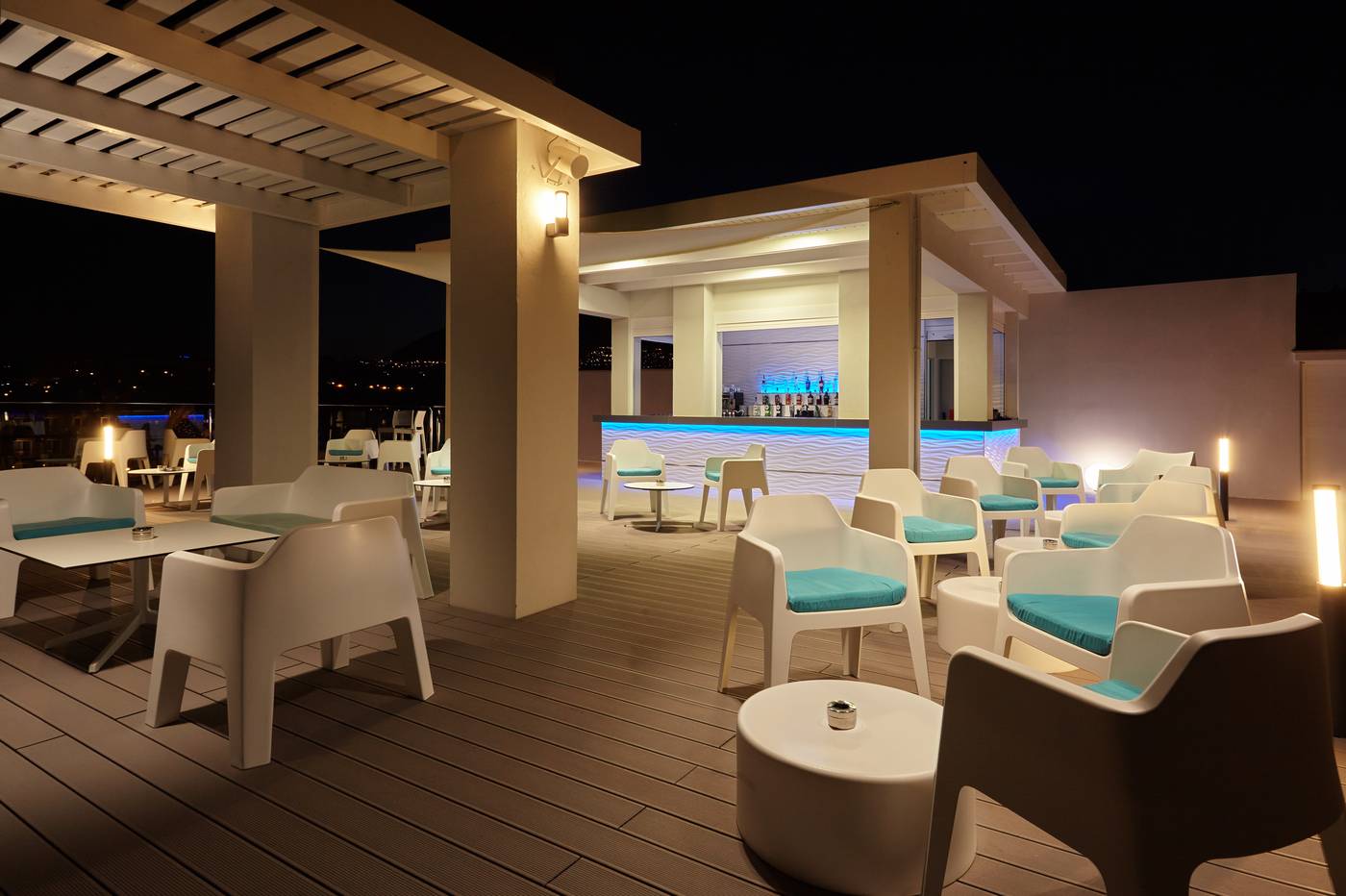 Las-Arenas-Affiliated-by-Melia-Terrace-19